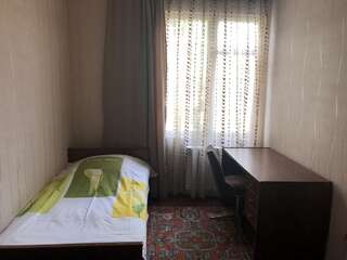 Гостевой дом Second floor Ереван Бюджетный двухместный номер с 2 отдельными кроватями-1