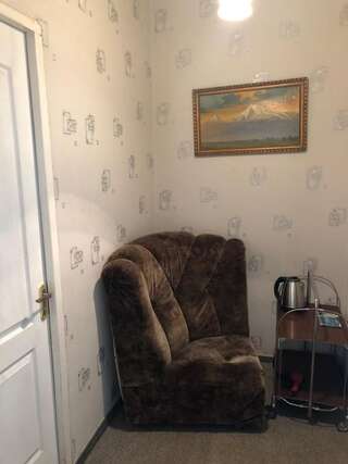 Гостевой дом Second floor Ереван Бюджетный двухместный номер с 2 отдельными кроватями-8